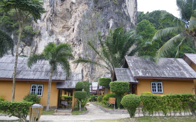 Diamond Cave Resort