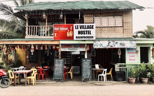 Le Village Hostel Moalboal