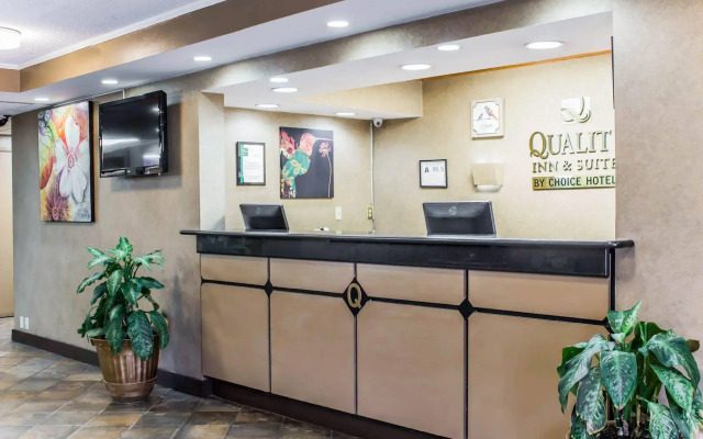 Rodeway Inn & Suites