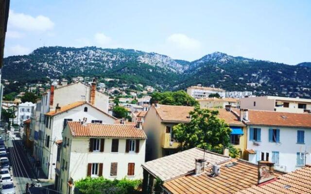 Appartement proche centre ville, port, et mont Faron