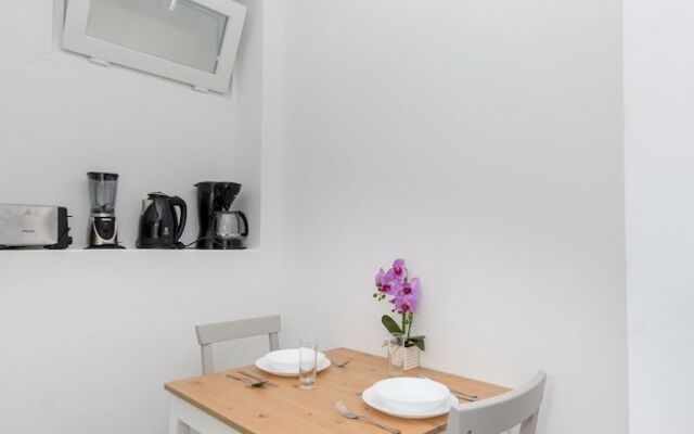 Canuck Apartment