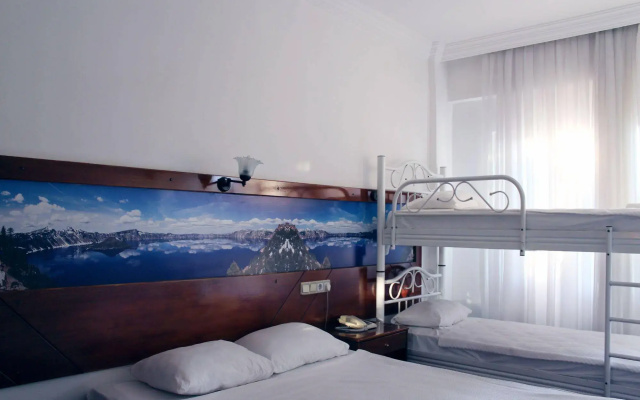Semoris Hotel