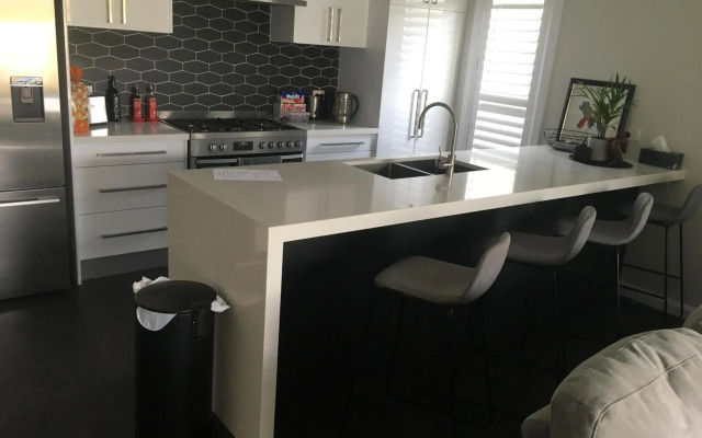 Executive Villa, private 2 bedroom in ideal location