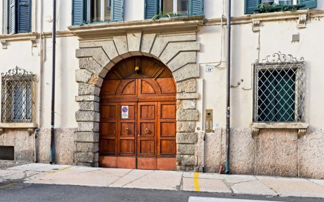 Veronetta Riverside Apartment