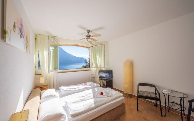 Orchidea Apt. 4 Front Lake