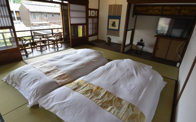 Inase Otsu Machiya Bed & Breakfast