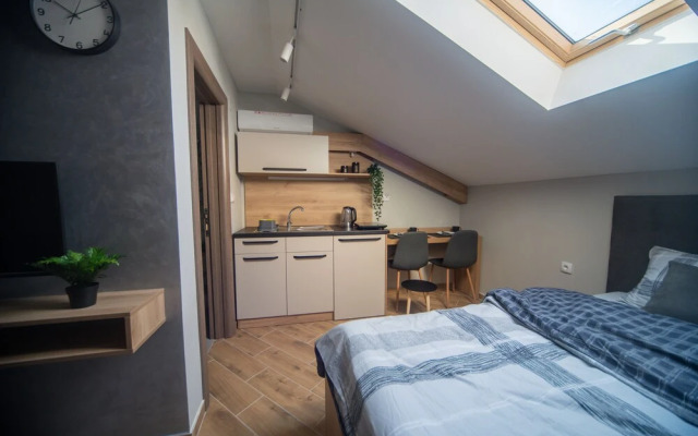 Manoir Apartments