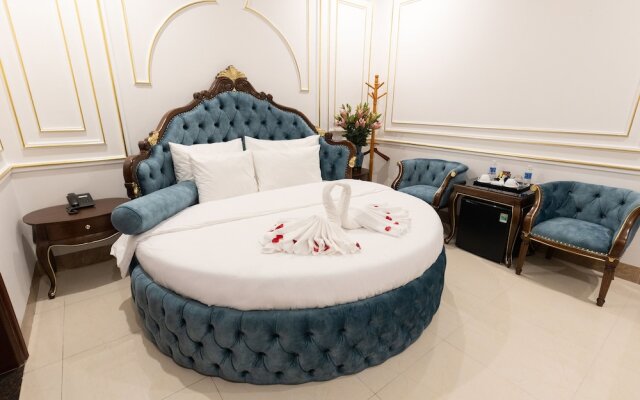 Royal Hotel - Sai Dong - Long Biên