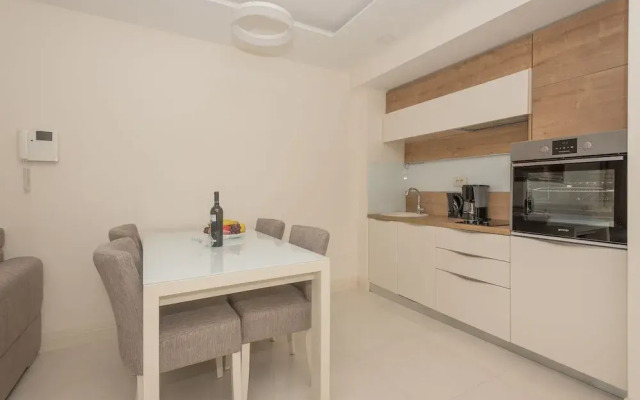 Apartments Leone