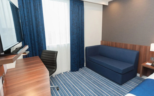 Holiday Inn Express Aberdeen Airport by IHG