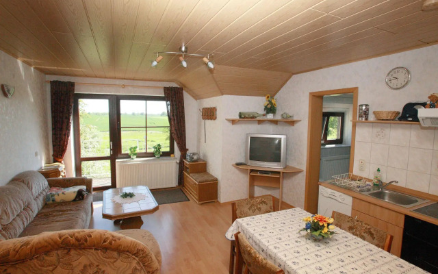 Ferienwohnung mit Terrasse in Kropelin