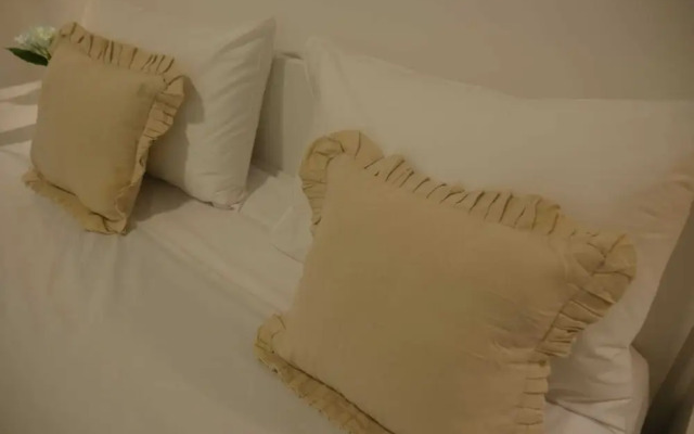 Shadesofblue M & M Sleeps 4 With Pool