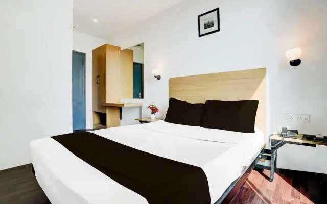 Super Townhouse PBG Mall Vashi