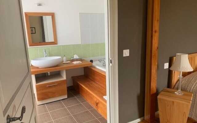 Chateau Tout Y Fault