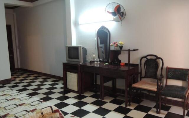 Phi Long Hotel