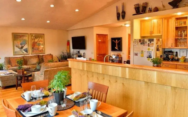 11th Avenue Bed and Breakfast