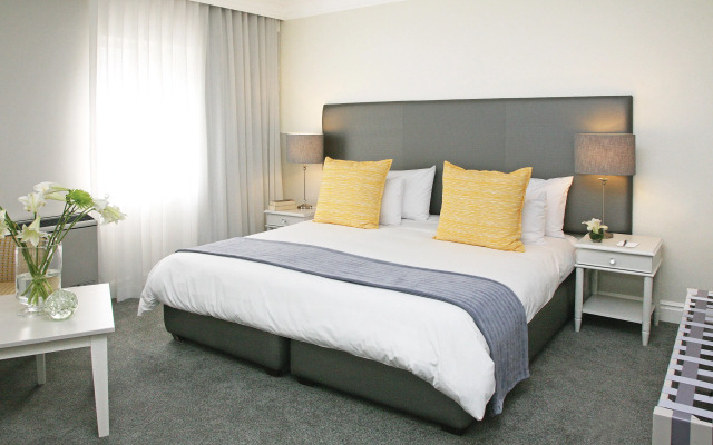 Hollow on the Square City Hotel