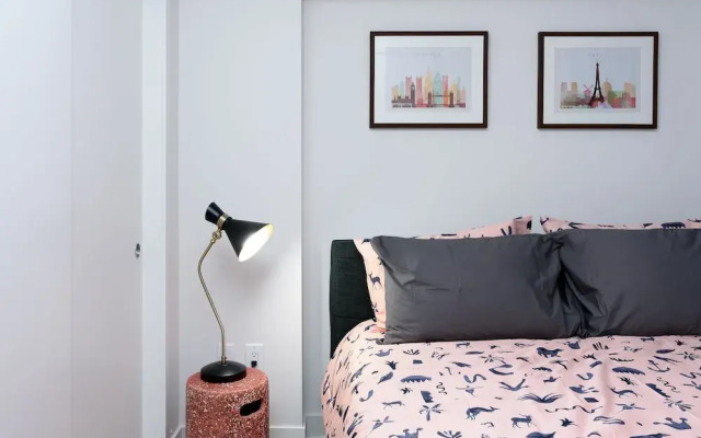 Gorgeous 1BR Sleeps 4 in Griffintown