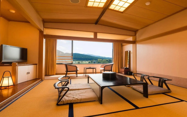 Royal Tainai Park Hotel