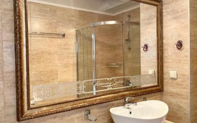 Bratanov Studio in Complex Harmony Suites 8