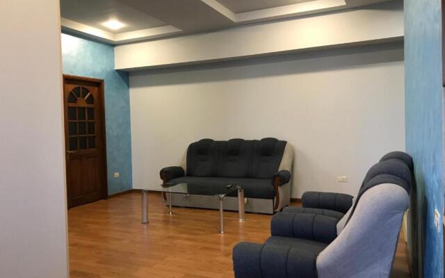 Central Apartments Abovyan 15