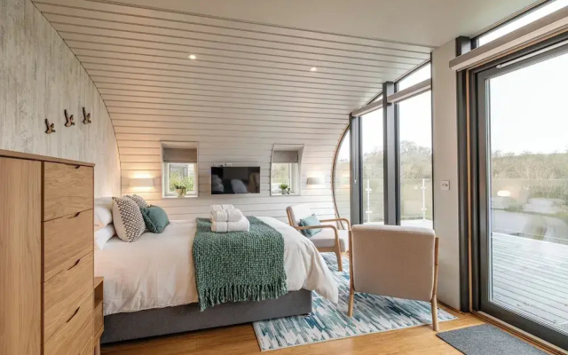 Sustainable Pod on Old Chalford Farm