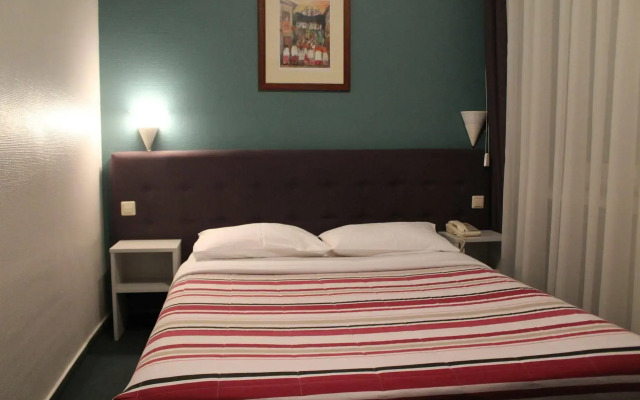 Yasha Hotel