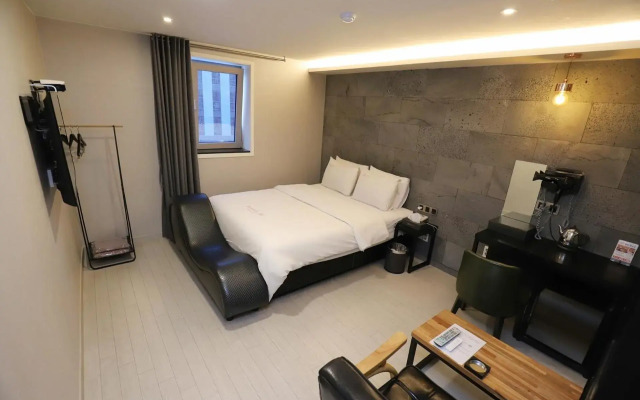 The Unique Hotel 28