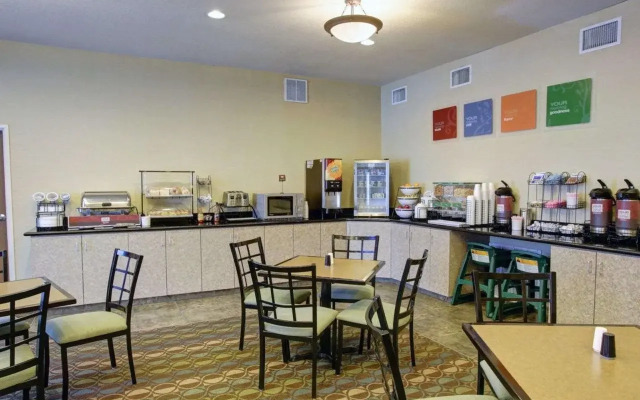 Spark by Hilton Selma