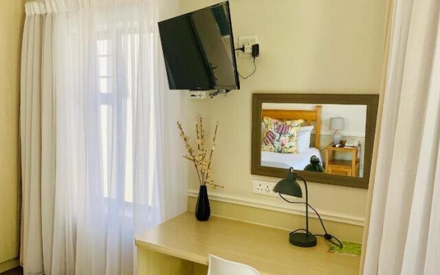 Fifth Avenue Beach House