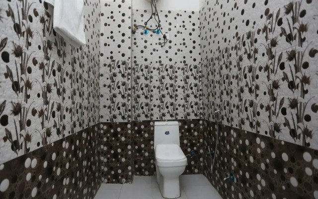 OYO 26628 Hotel Rest Palace