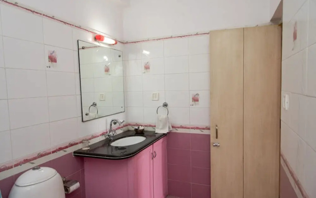 OYO 10323 Hotel Gorbandh
