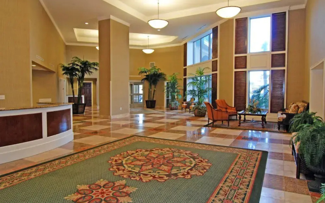 Beautiful and Lavish Ocean-view High Rise!