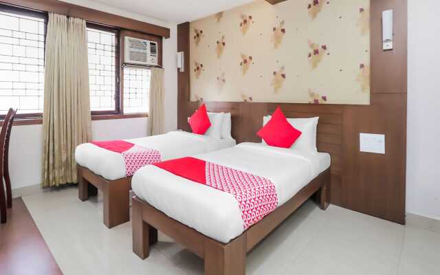 OYO 17278 Hotel Srinivas