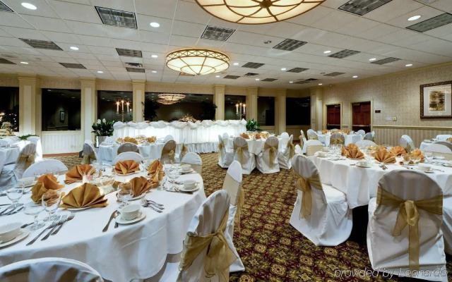 Radisson Hotel Rochester Airport