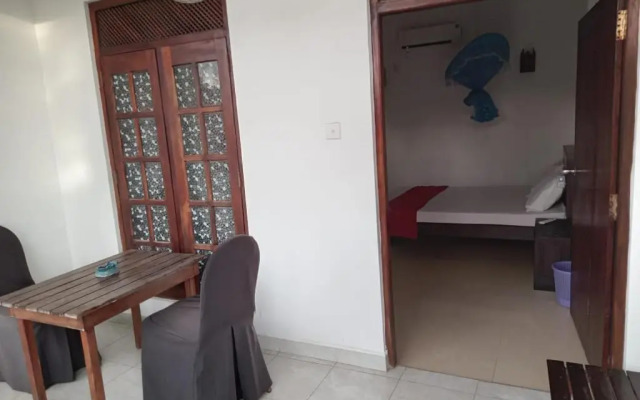 Relax Holiday Home & Tatyana House, Midigama