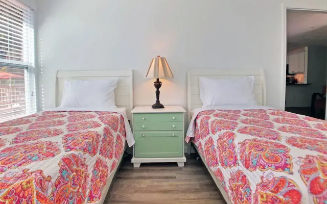 Siesta Heron Suites & Villas