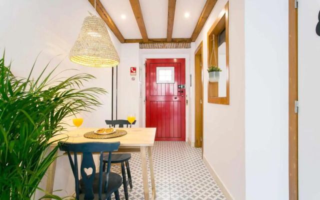 Bright Studio with Terrace in LX Factory- Center