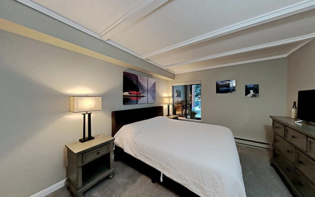 Spacious 2 BR Units at 1849 Condos With Free Pool, Parking & Wifi