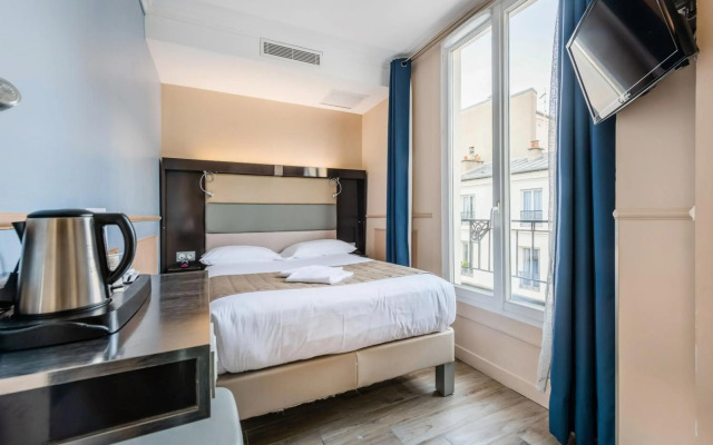Hotel  District République