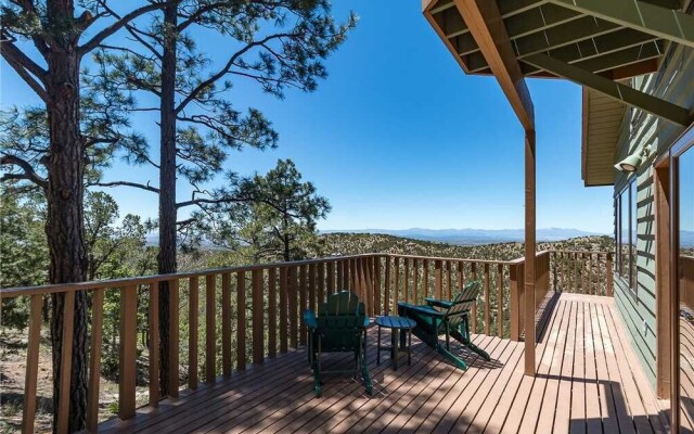 Summit Sanctuary, 3 Bedrooms, Sleeps 8, Mountain Views