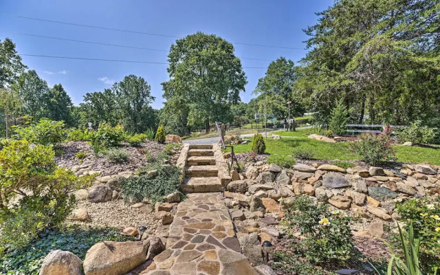 Charming Cottage < 10 Mi to Wineries & Skiing!
