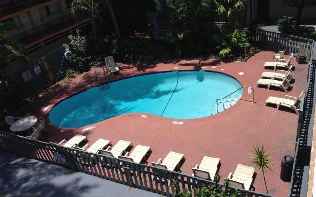 Beach Plaza Hotel