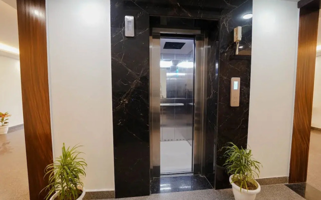 Lime Tree 2 Bhk Apartment Golf Course
