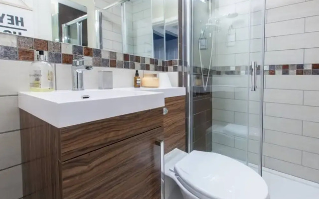 1 Bedroom Flat In Edinburghs New Town
