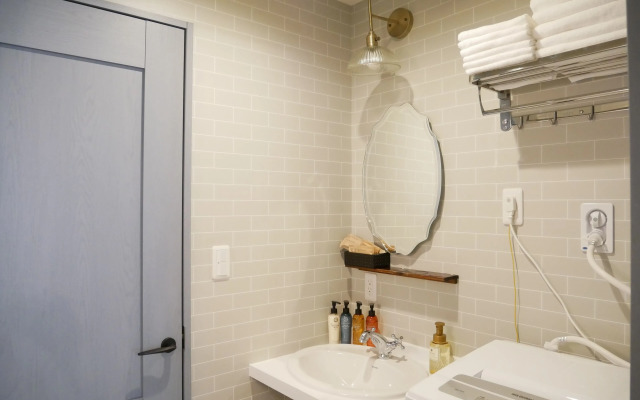 7 Rooms Hotel & Cafe 東京葛西