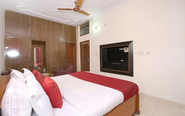 OYO 10539 Hotel Holiday Classic