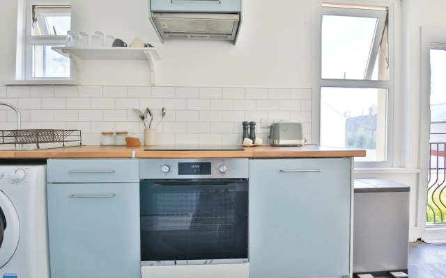 Beautifully Designed 2 Bed Apartment