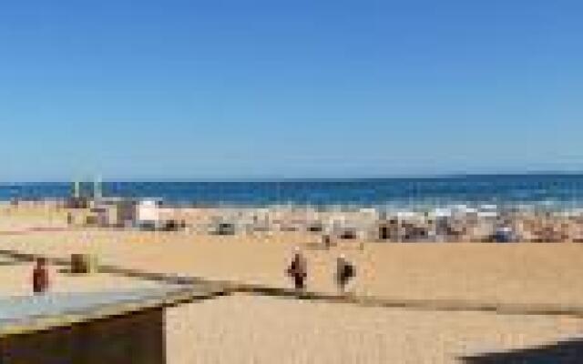 Apartment between Beach and Downtown