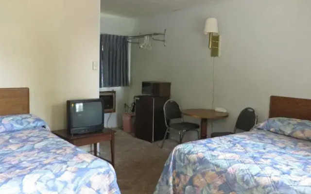 Crossroads Motel Rushville
